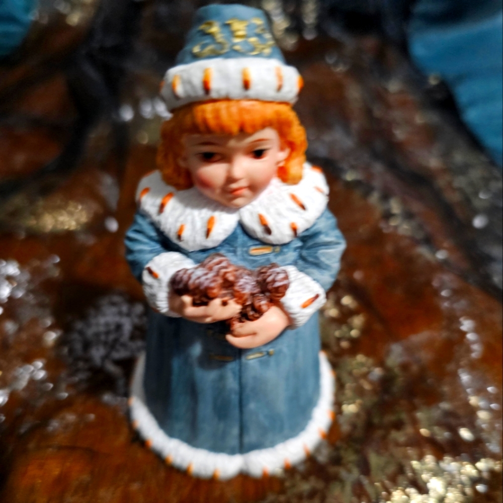 Vintage  Heirloom Hamilton  Figurine